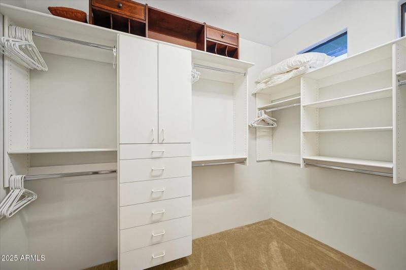 21-021-primary-closet