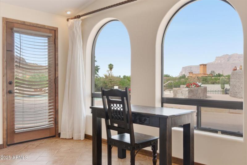 Primary Suite Sitting Area