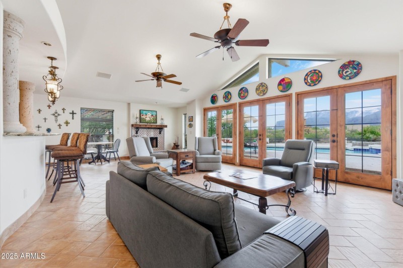 Great Room with Mountain Views