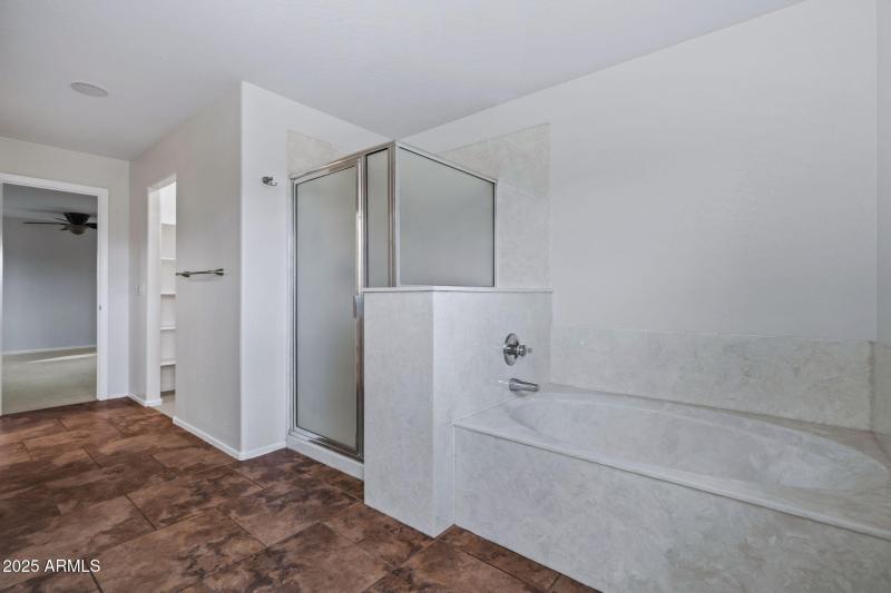 Separate Tub & Shower