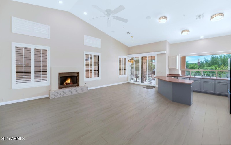 6751 E Duane Ln-large-012-030-6751 E Dua