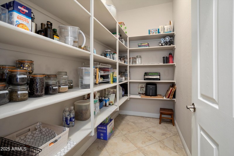 21-26534 W Abraham Ln