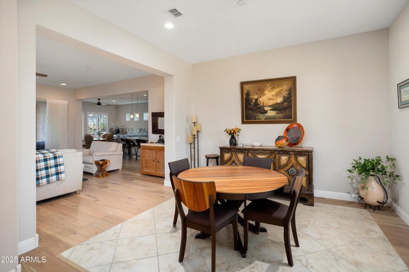 26-26534 W Abraham Ln