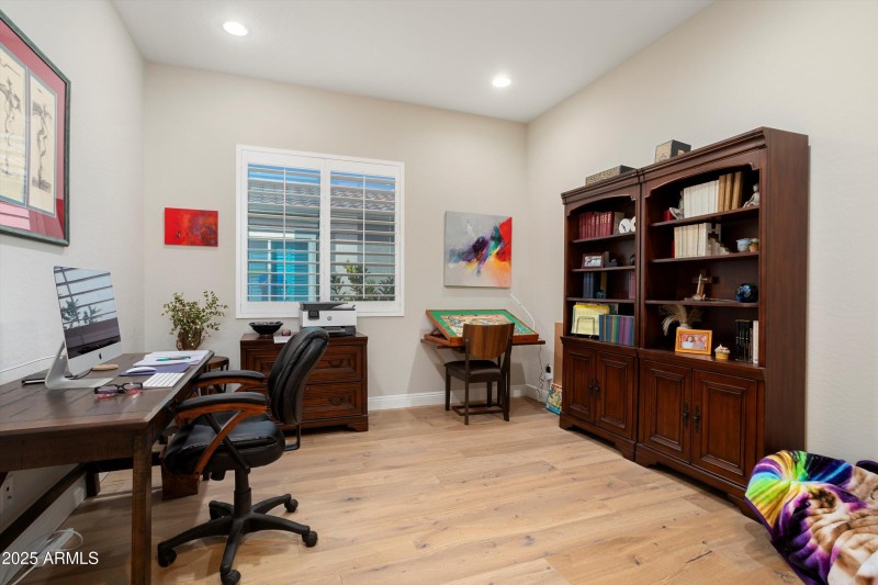 39-26534 W Abraham Ln