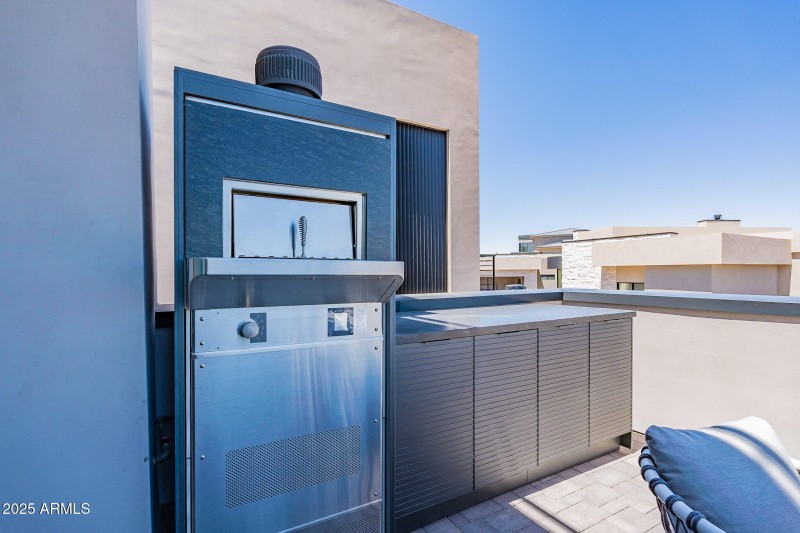 042_OUTDOOR PIZZA OVEN