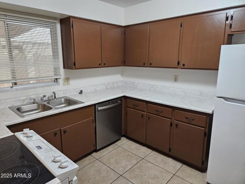 20251009_140657_resized