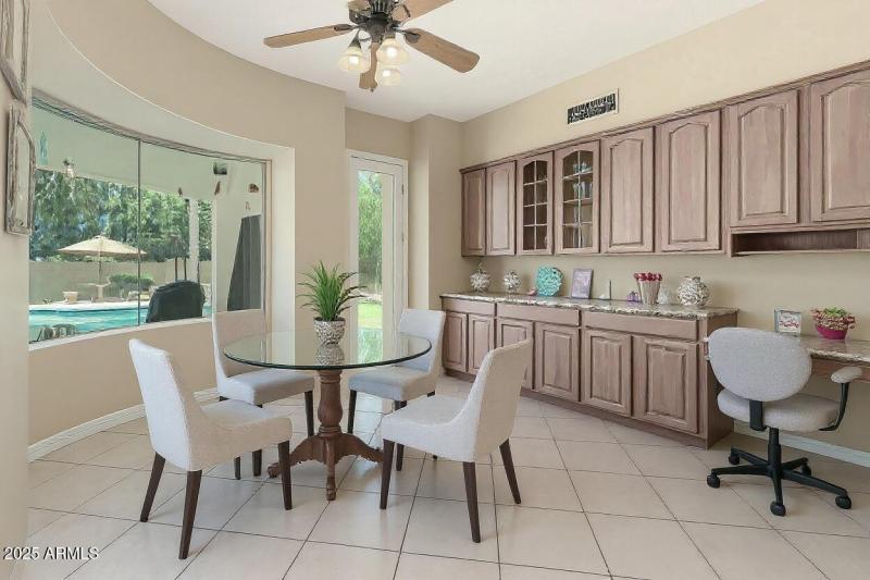 14 Staged Eating Area in Kitchen