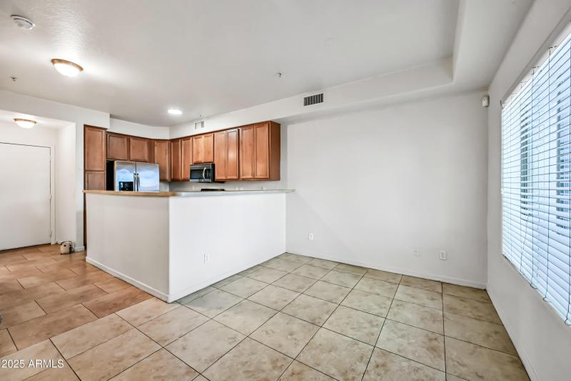 2-4608WMA1187-ocupix