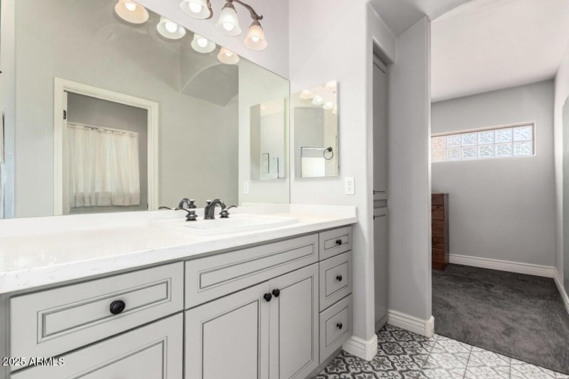 19 Staged Primary Bathroom