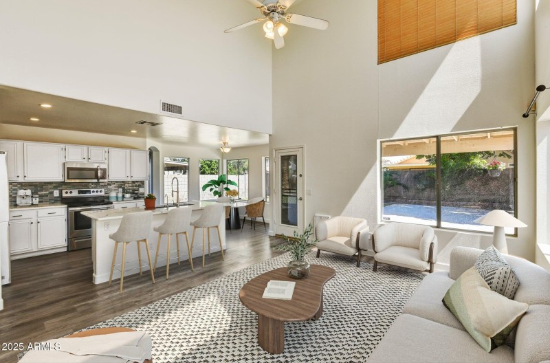 010_Family to Kitchen