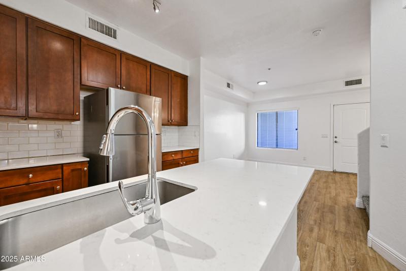 9-4608WMA1197-ocupix