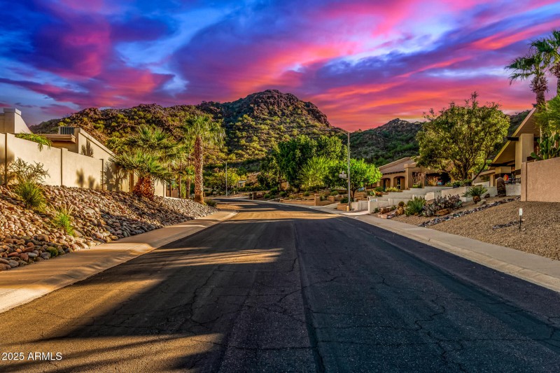 Walking Distance to Mountain Trails