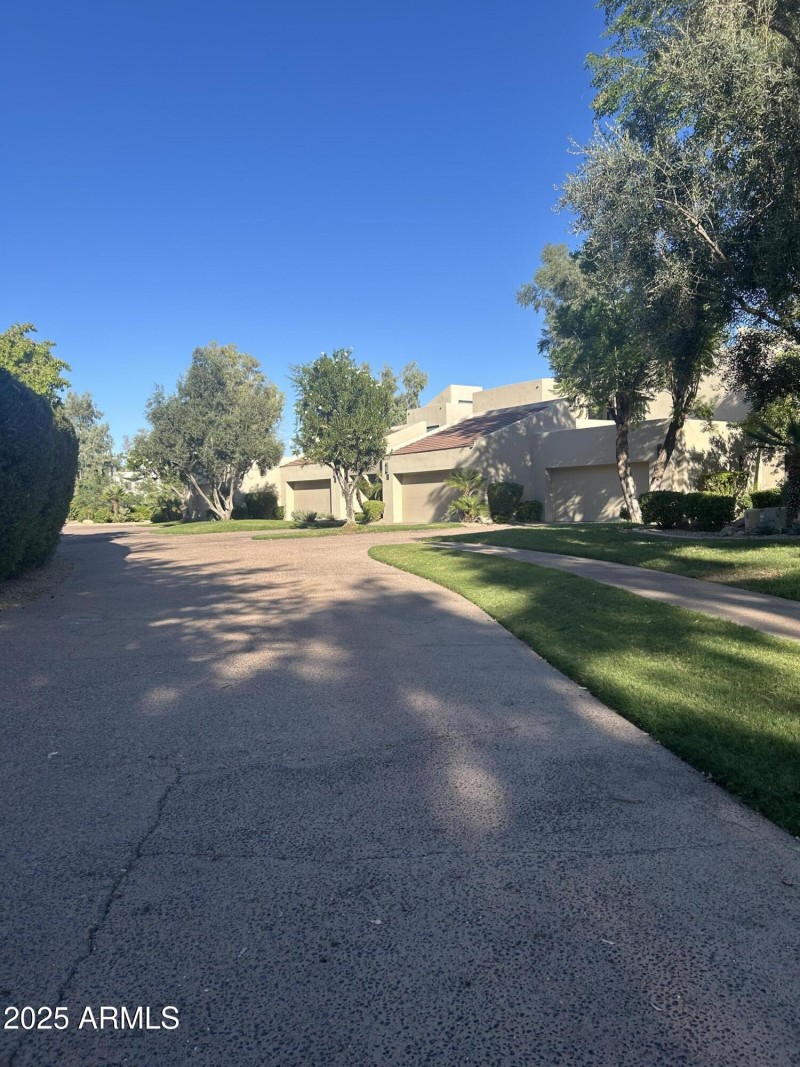 PRIVATE STREET UNIT END OF CULDESAC