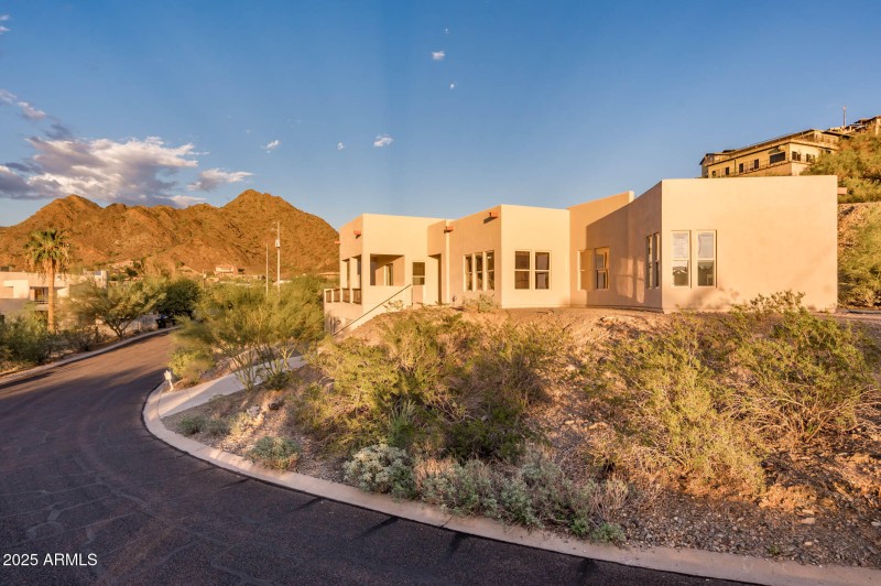 9219 N 16th Pl - MLS-2