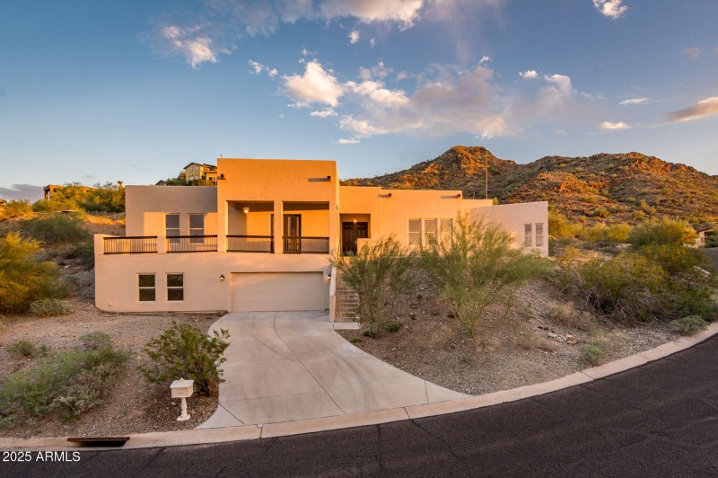 9219 N 16th Pl - MLS-3