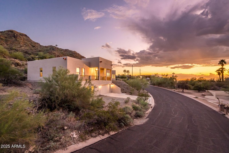 9219 N 16th Pl - MLS-6