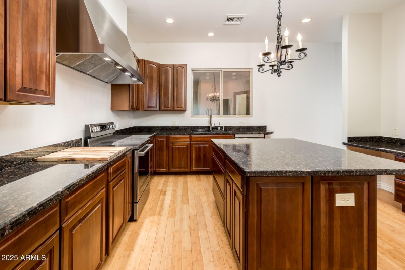 9219 N 16th Pl - MLS-20