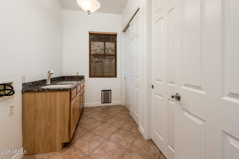 9219 N 16th Pl - MLS-24