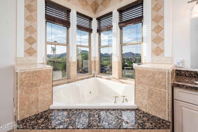 9219 N 16th Pl - MLS-30