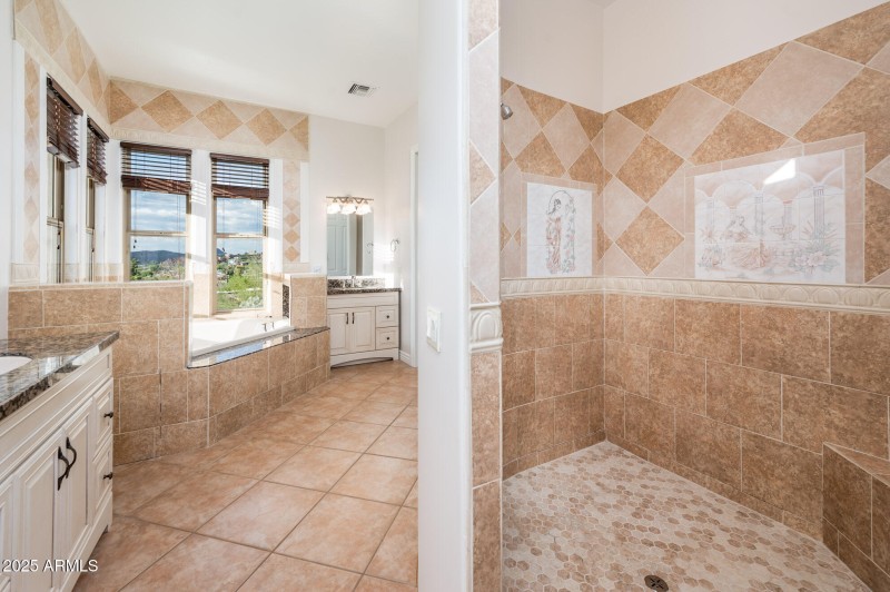 9219 N 16th Pl - MLS-32