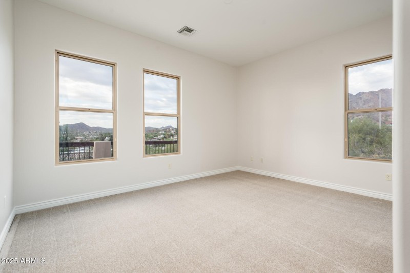 9219 N 16th Pl - MLS-36