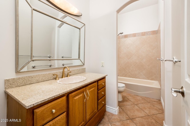 9219 N 16th Pl - MLS-38