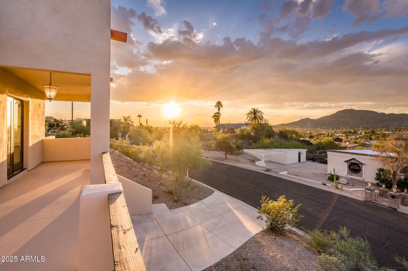 9219 N 16th Pl - MLS-49