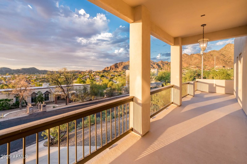 9219 N 16th Pl - MLS-50