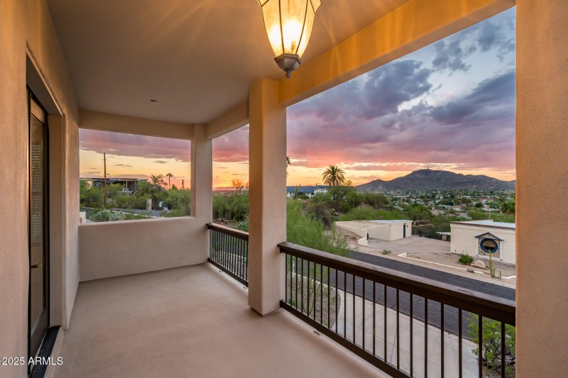 9219 N 16th Pl - MLS-52