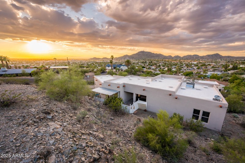 9219 N 16th Pl - MLS-55