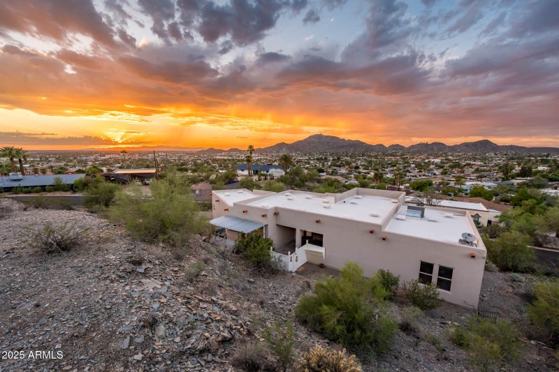 9219 N 16th Pl - MLS-57