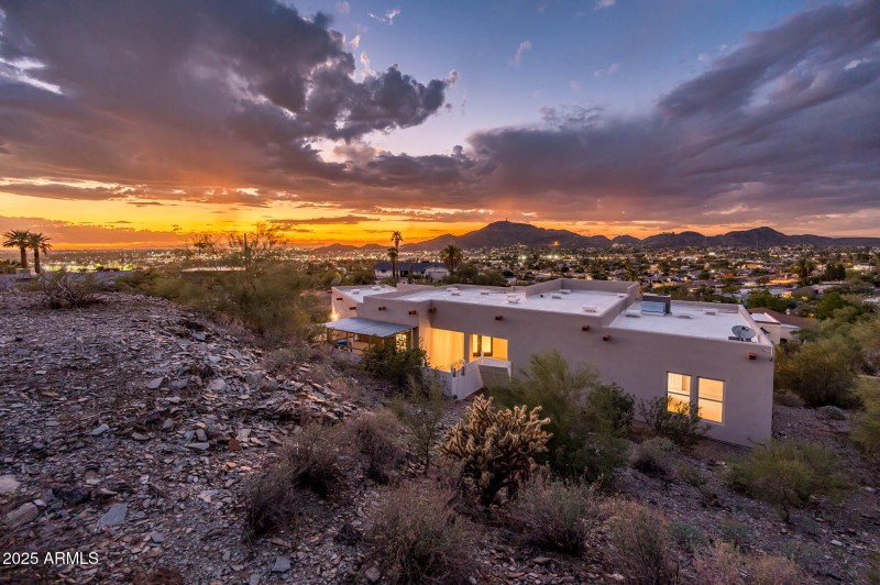 9219 N 16th Pl - MLS-58