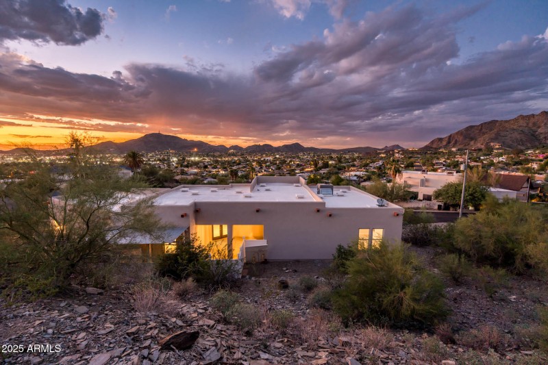 9219 N 16th Pl - MLS-61