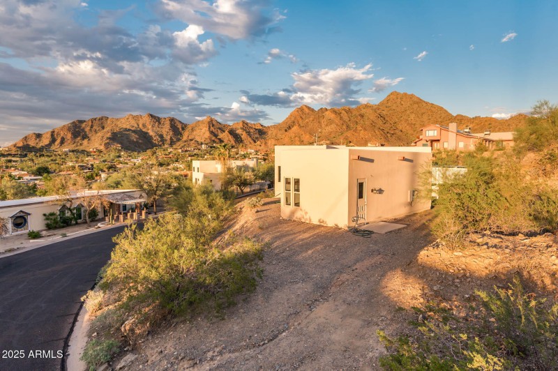 9219 N 16th Pl - MLS-62