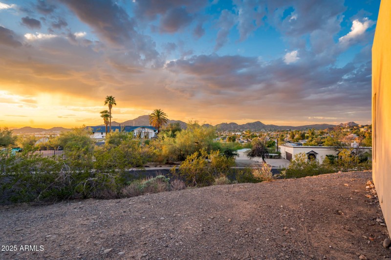 9219 N 16th Pl - MLS-63