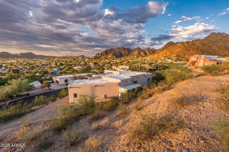 9219 N 16th Pl - MLS-65