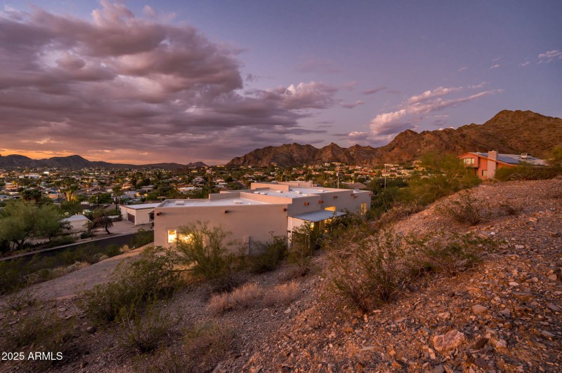 9219 N 16th Pl - MLS-67