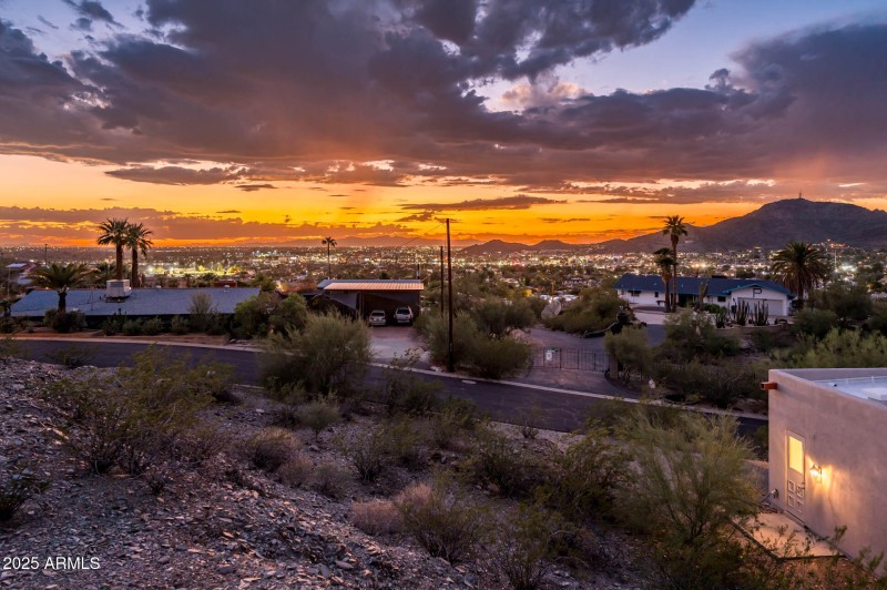 9219 N 16th Pl - MLS-68