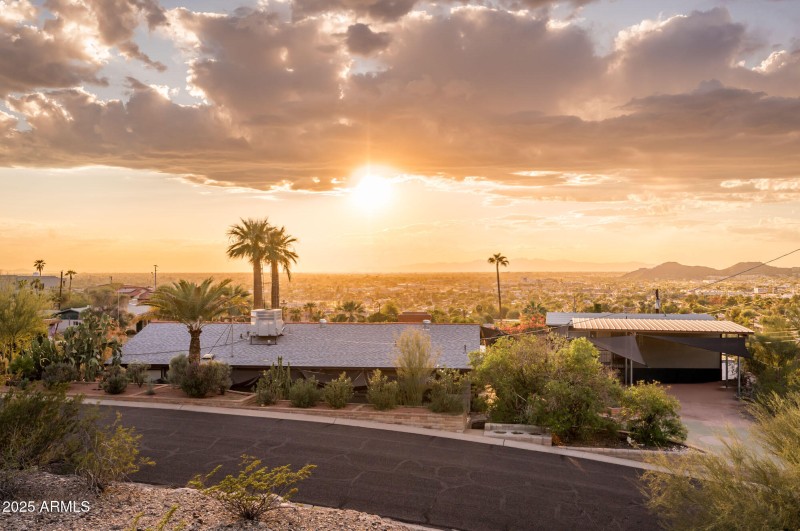 9219 N 16th Pl - MLS-71