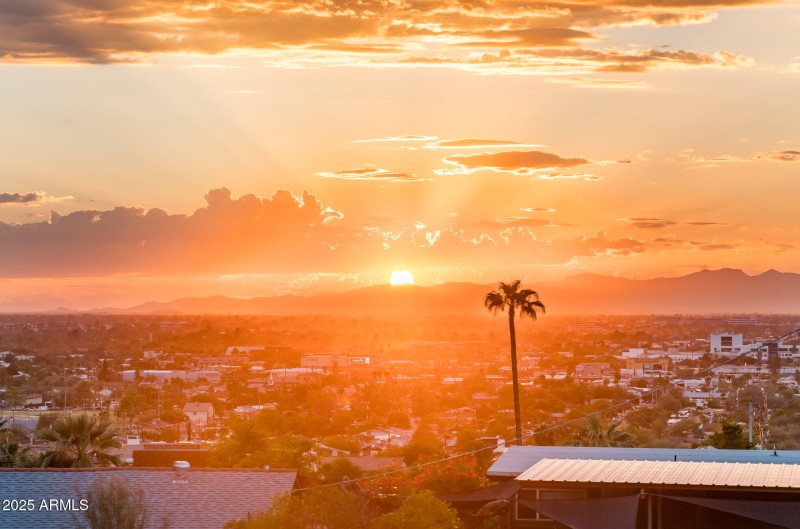 9219 N 16th Pl - MLS-73