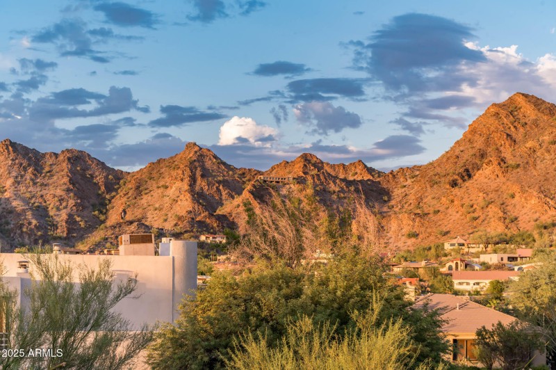 9219 N 16th Pl - MLS-75