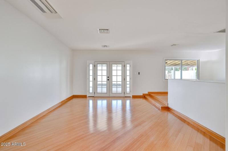 Living room - 01