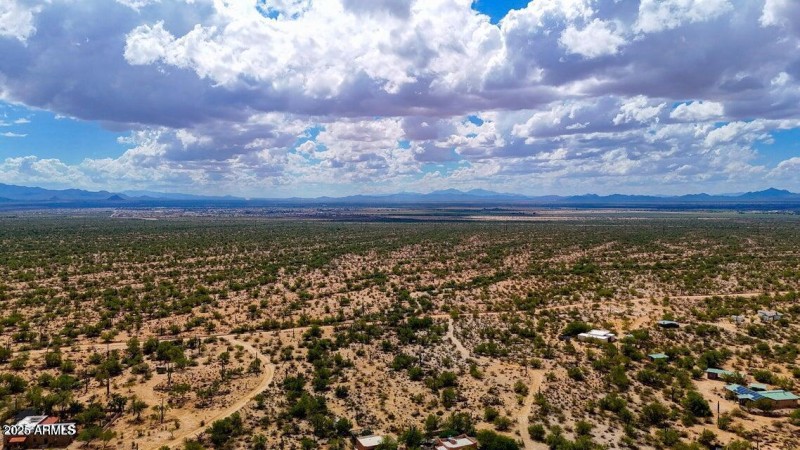 20251001070530000939000000-o