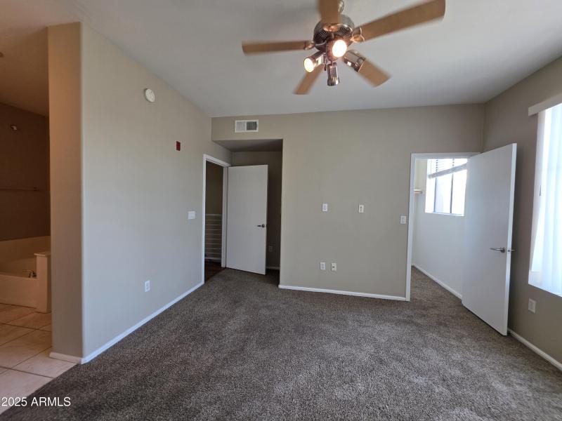 PRIMARY BEDROOM-Entrance