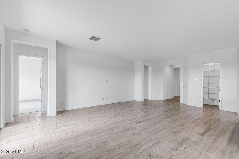 17837 W PASADENA - Ready Now!