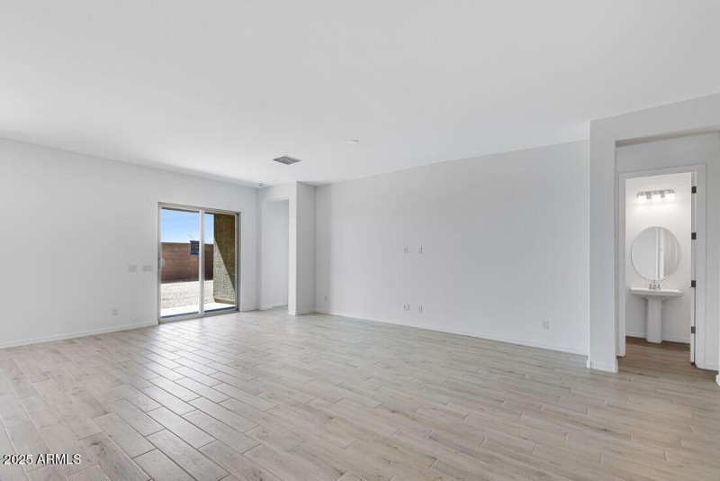 17837 W PASADENA - Ready Now!