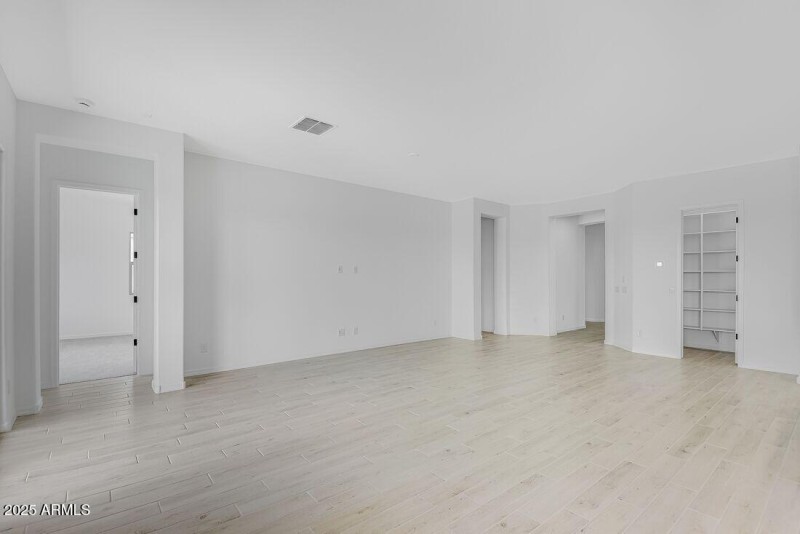 17837 W PASADENA - Ready Now!