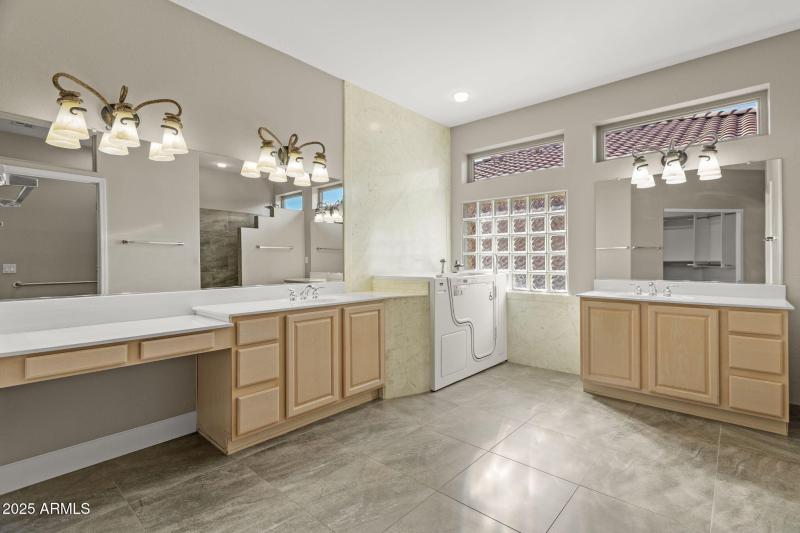 17522 N Ironhorse Dr Surprise - 324