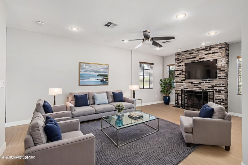 item_19 VS Watermark (3)