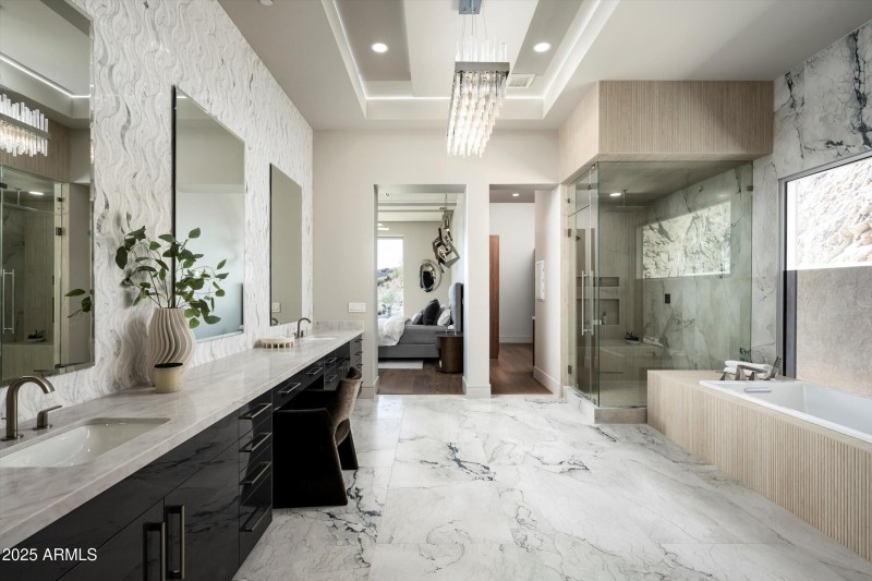 043_Primary Bathroom